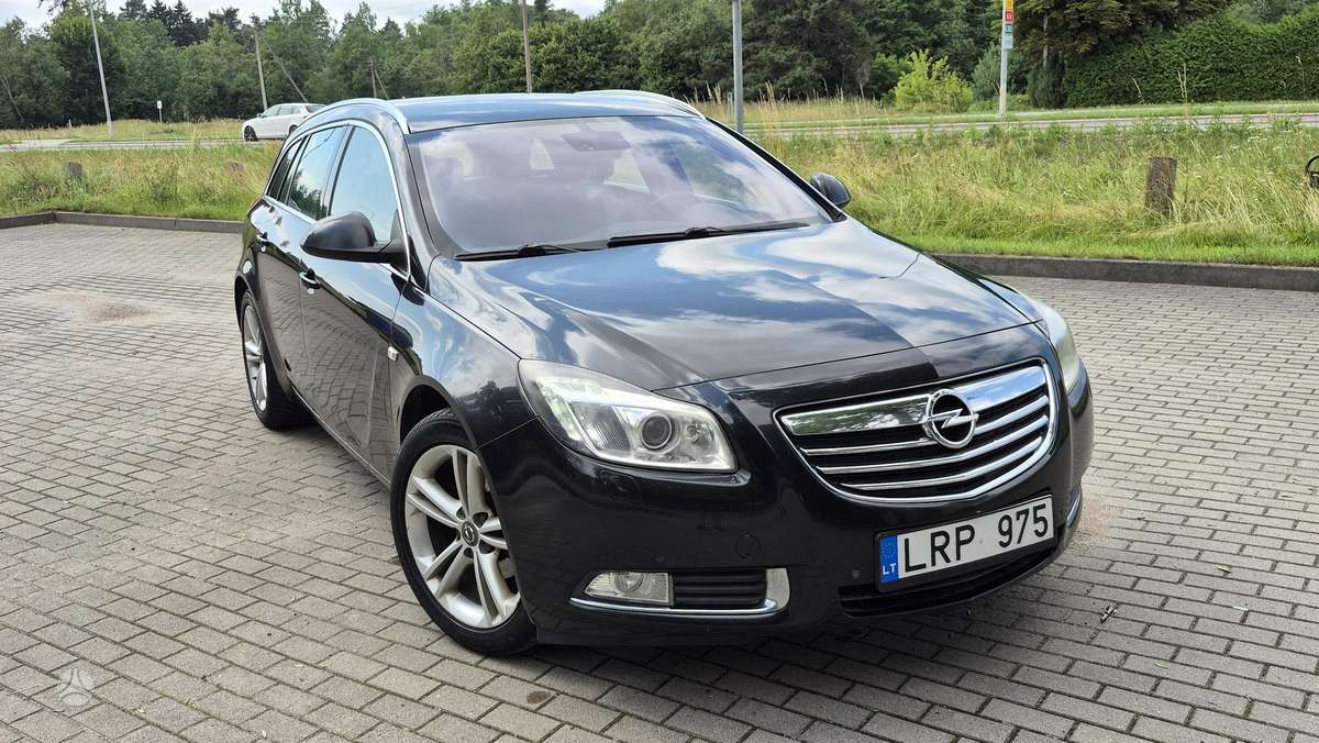 Opel Insignia 2012 — engine 1956 cm³, 131 HP (96kW)