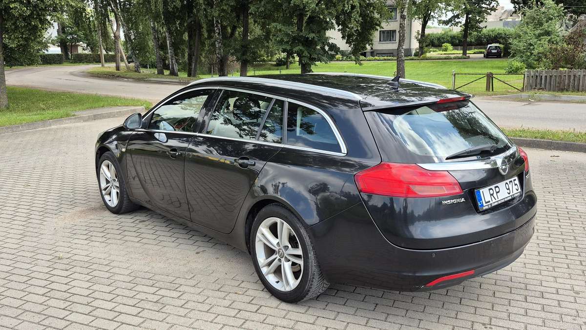 Opel Insignia 2012 — photo 8