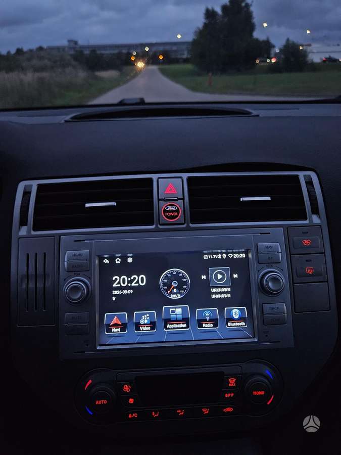 Ford Kuga 2009 — photo 13