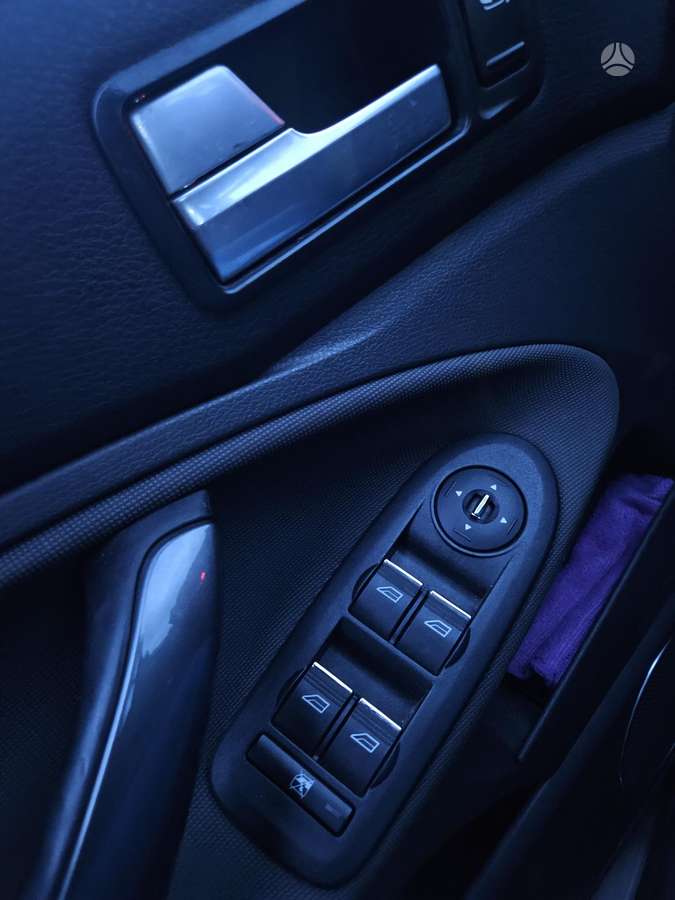 Ford Kuga 2009 — photo 16