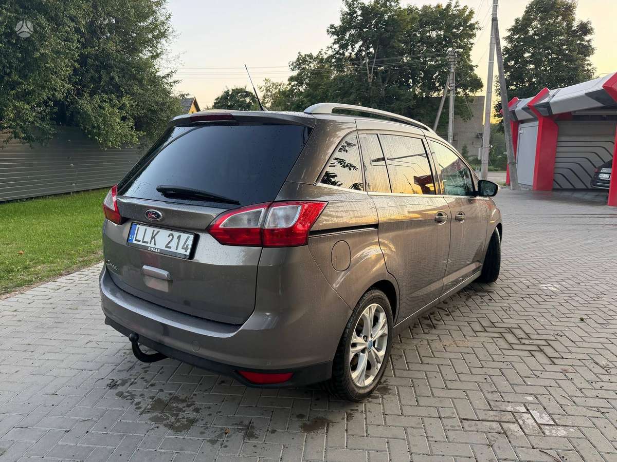 Ford Grand 2012 — салон
