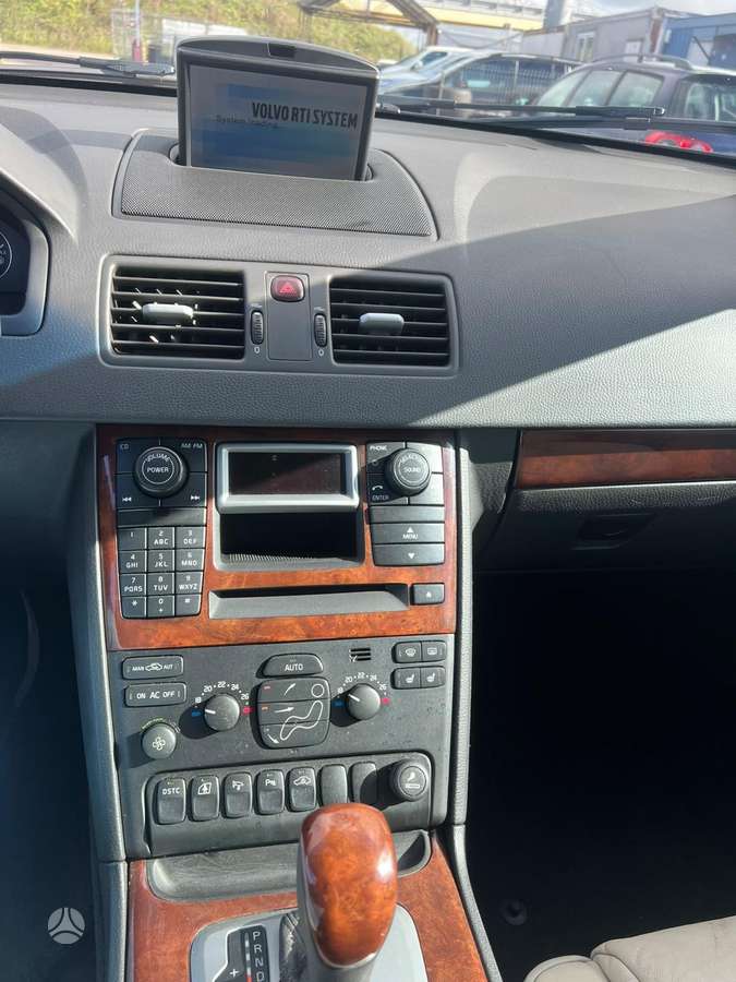 Volvo XC90 2005 — photo 10