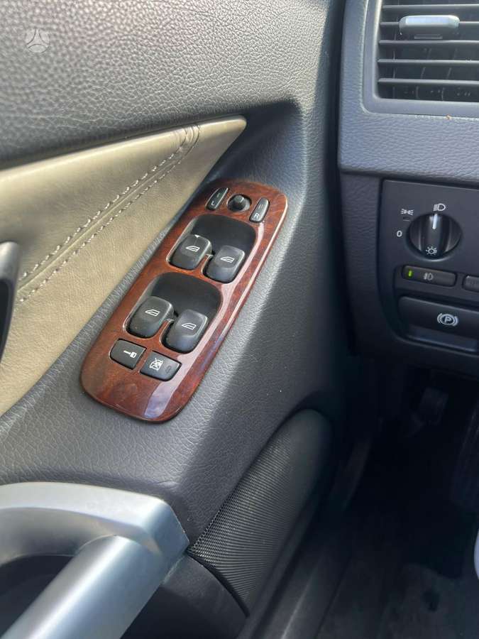 Volvo XC90 2005 — photo 11