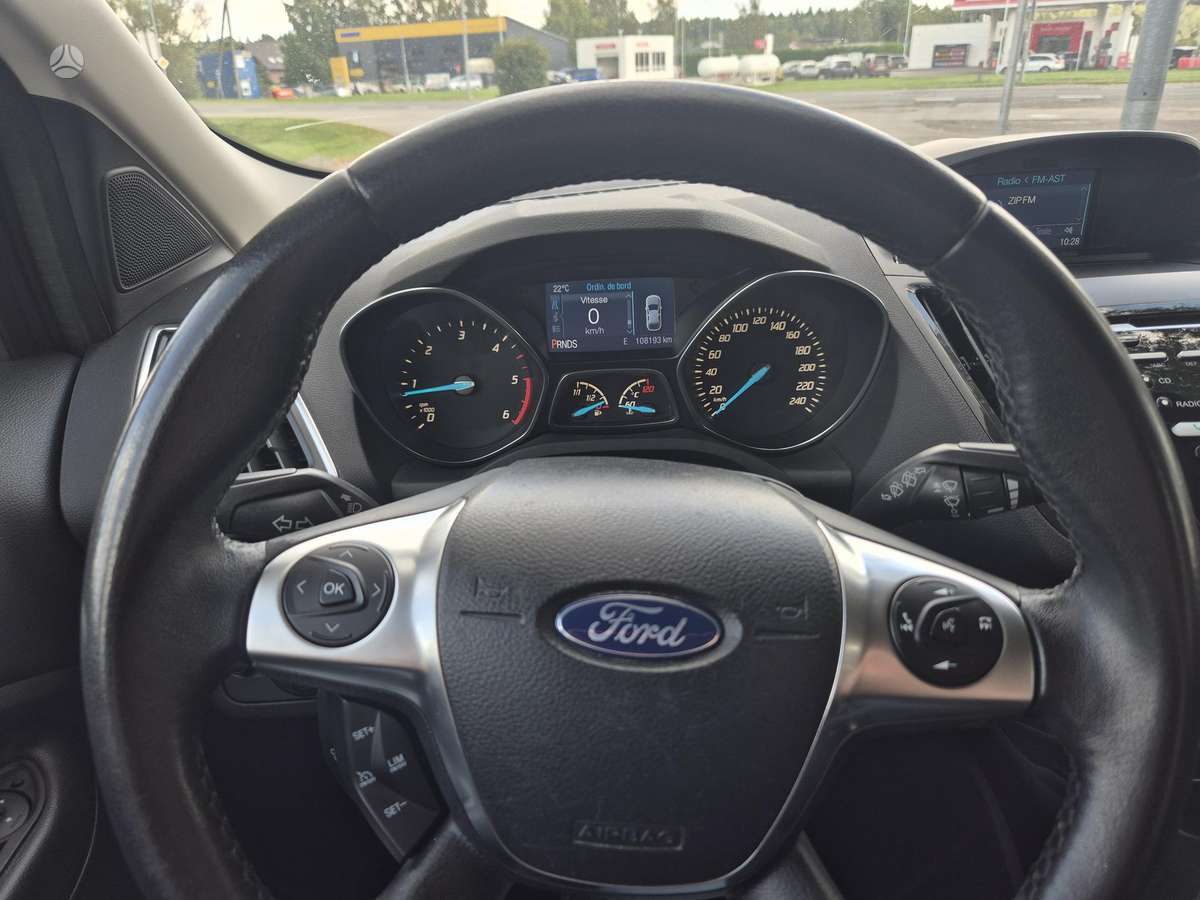Ford Kuga 2014 — photo 15