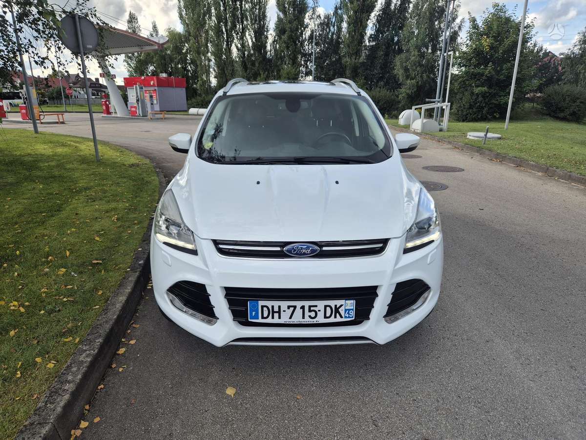Ford Kuga 2014 — rear view