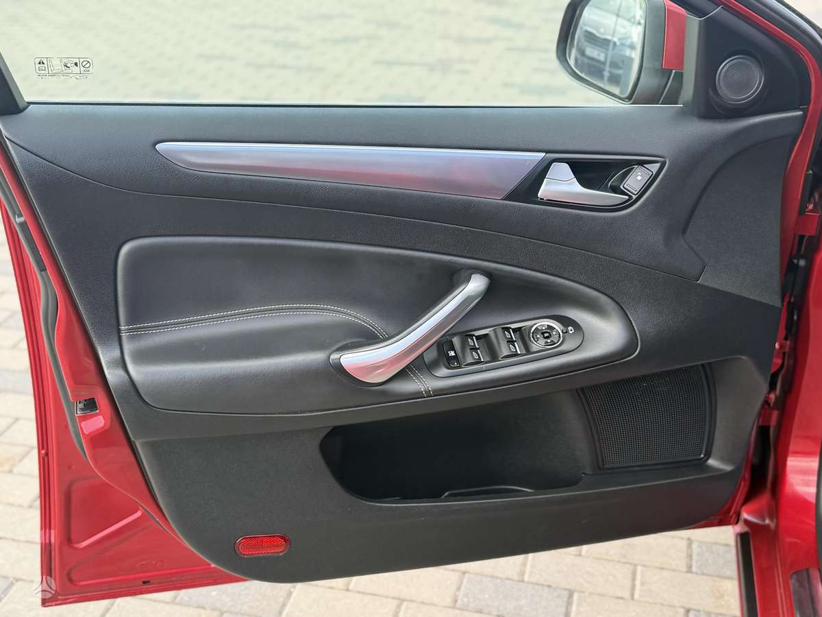 Ford Mondeo 2014 — photo 14