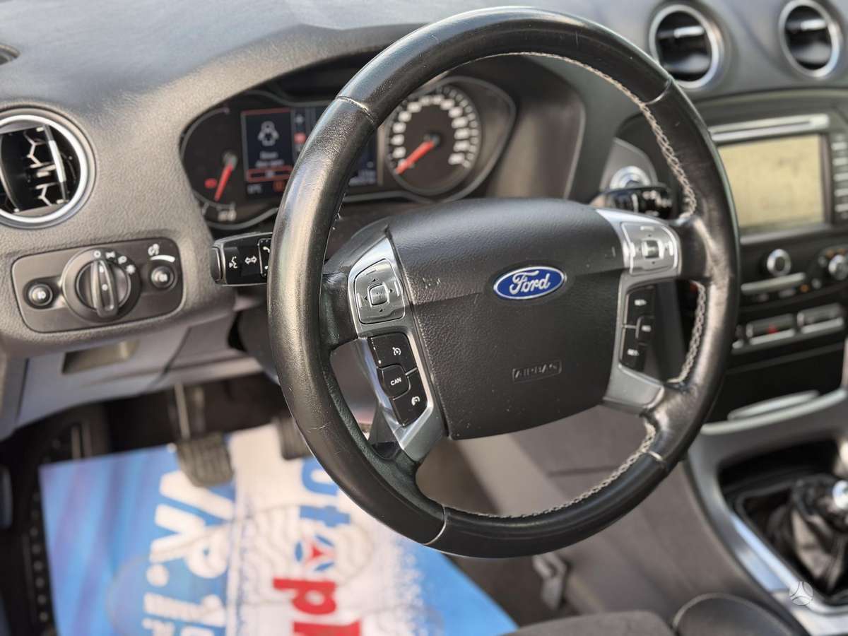 Ford Mondeo 2014 — photo 19