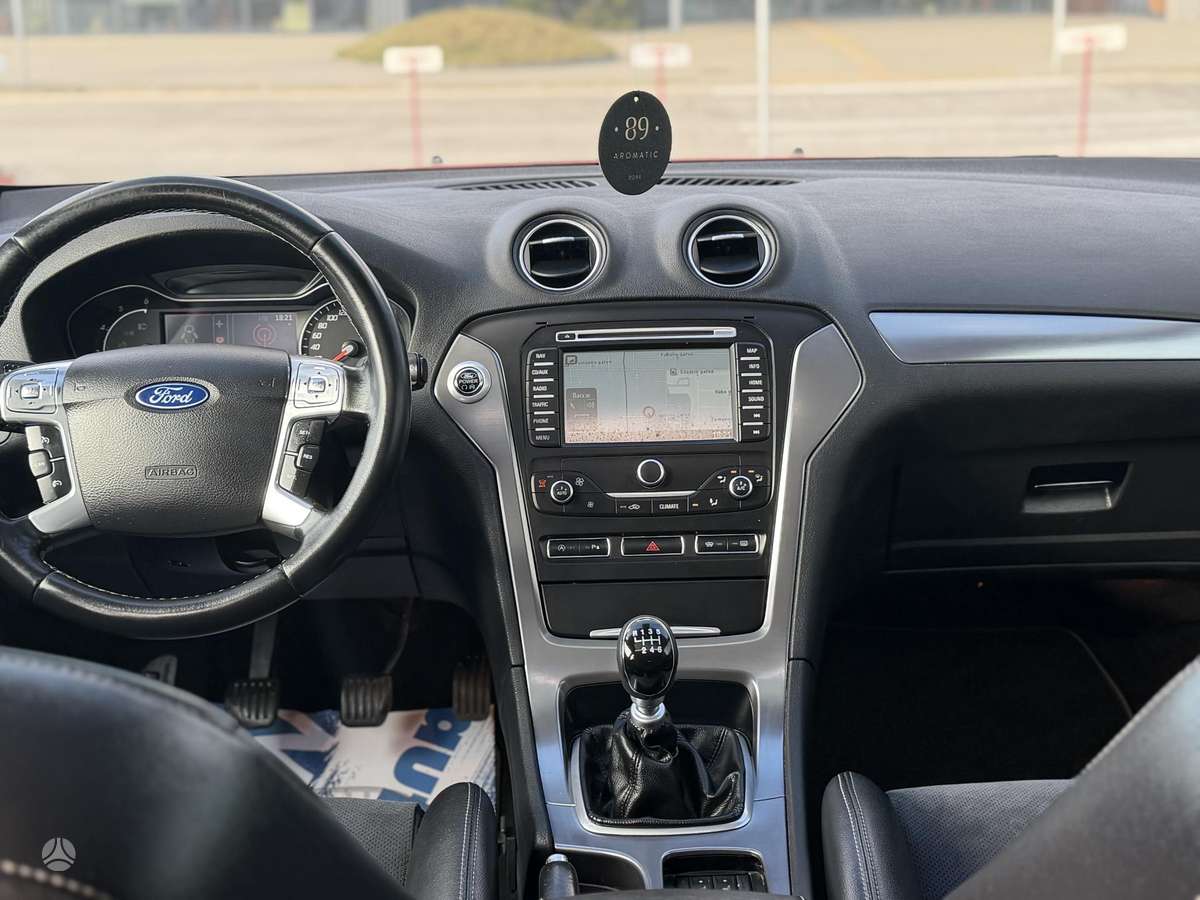 Ford Mondeo 2014 — photo 20