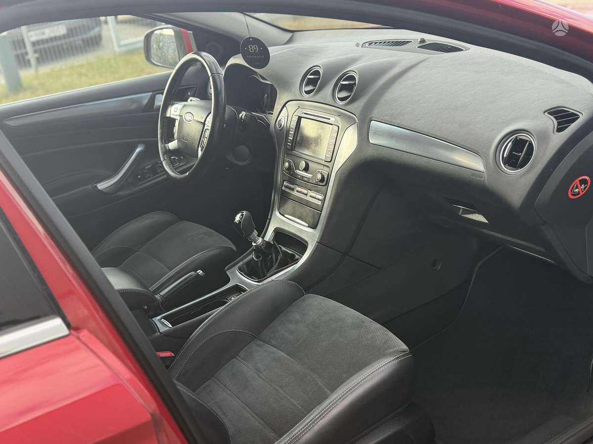 Ford Mondeo 2014 — photo 25