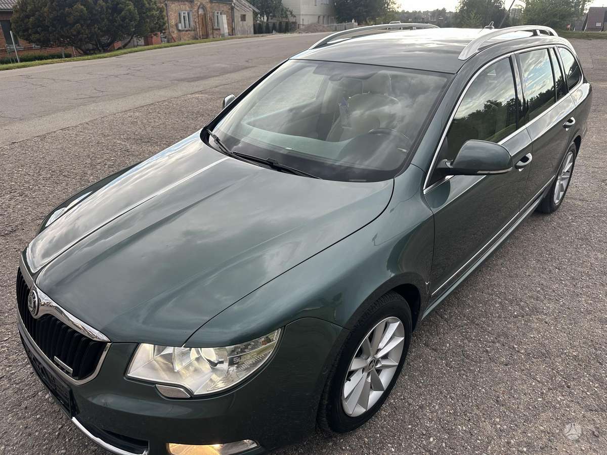 Skoda Superb 2012 — фото 10