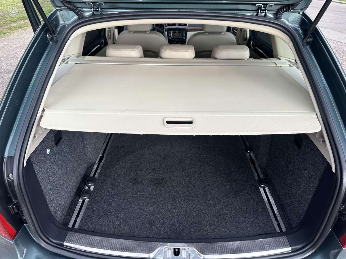 Skoda Superb 2012 — фото 17