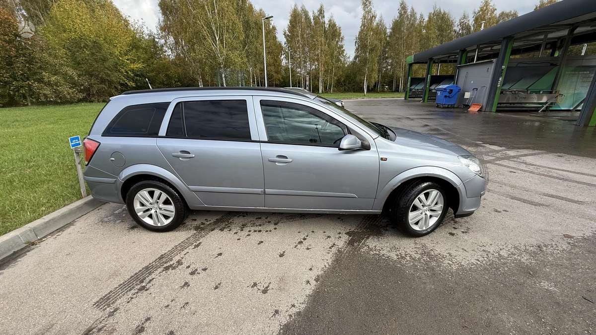 Opel Astra 2005 — двигун 1598 cm³, 105 HP (77kW)