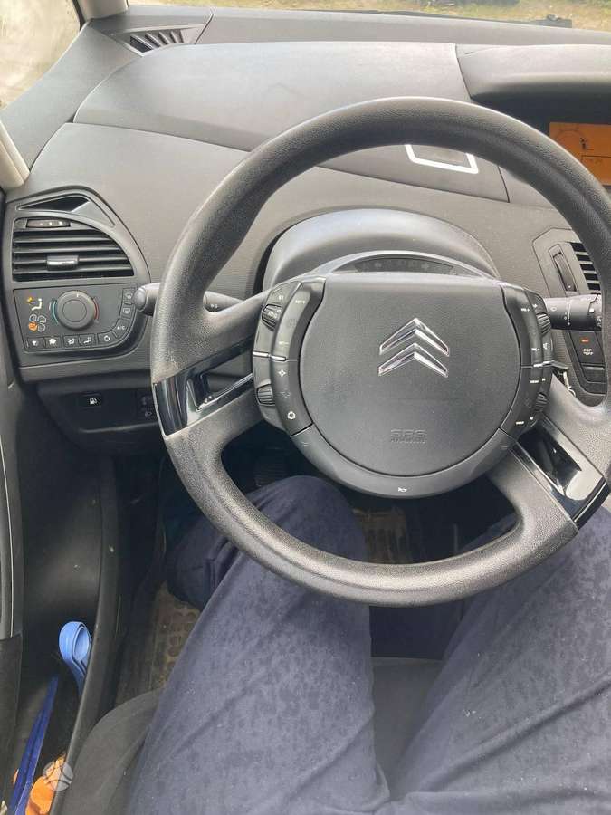 Citroen C4 2008 — interior