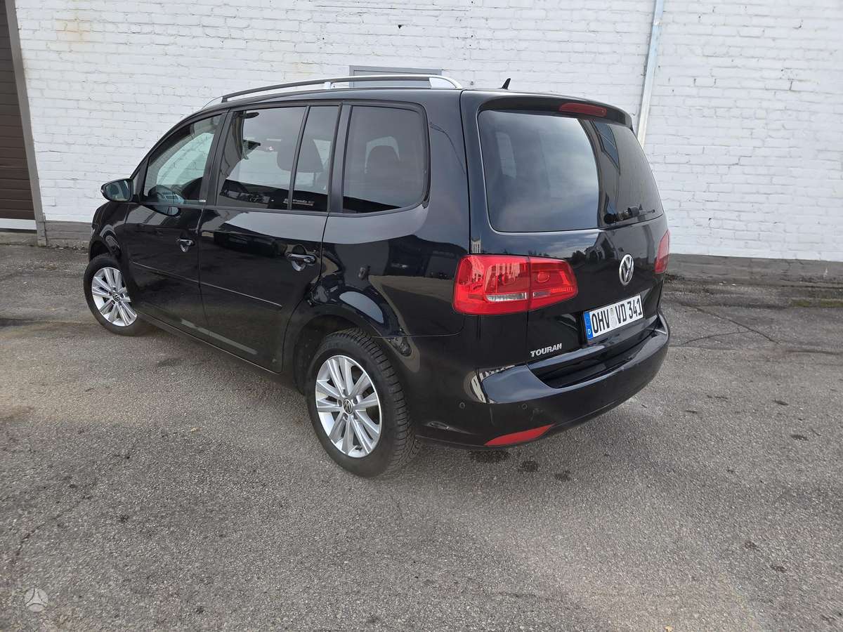 Volkswagen Touran 2011 — двигун 1200 cm³, 105 HP (77kW)