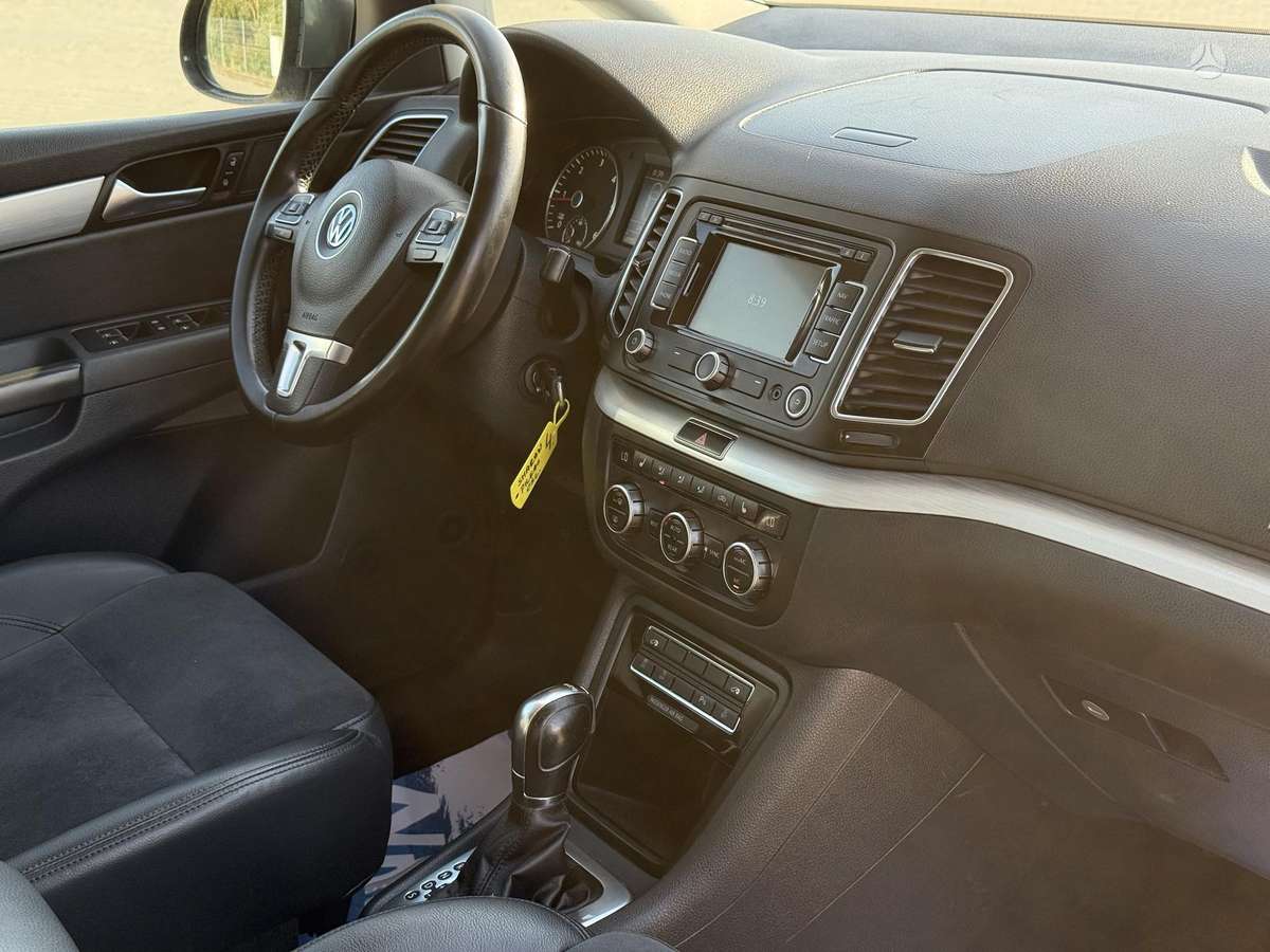 Volkswagen Sharan 2012 — photo 13