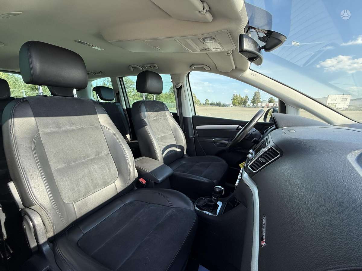 Volkswagen Sharan 2012 — photo 14