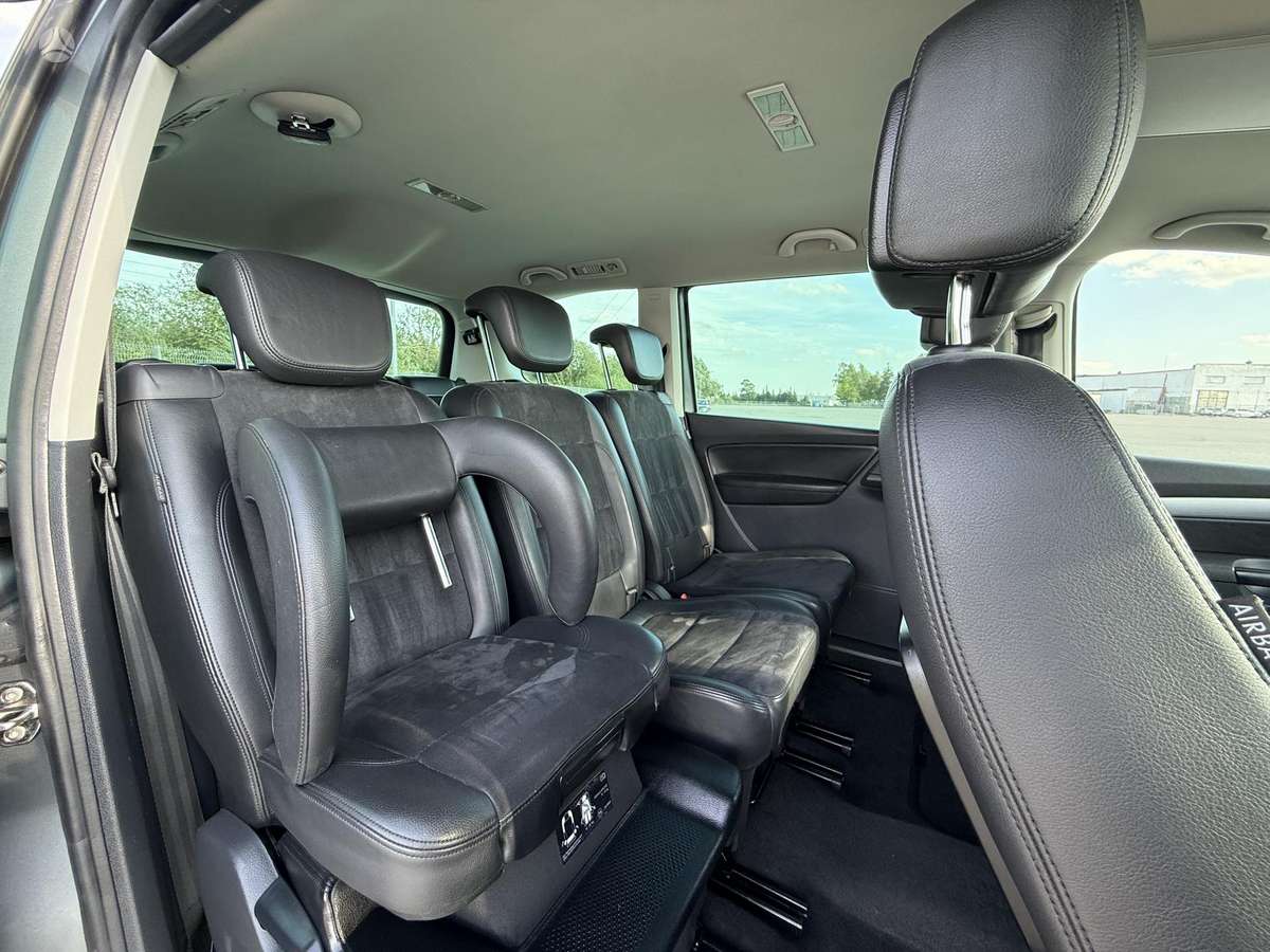 Volkswagen Sharan 2012 — photo 16