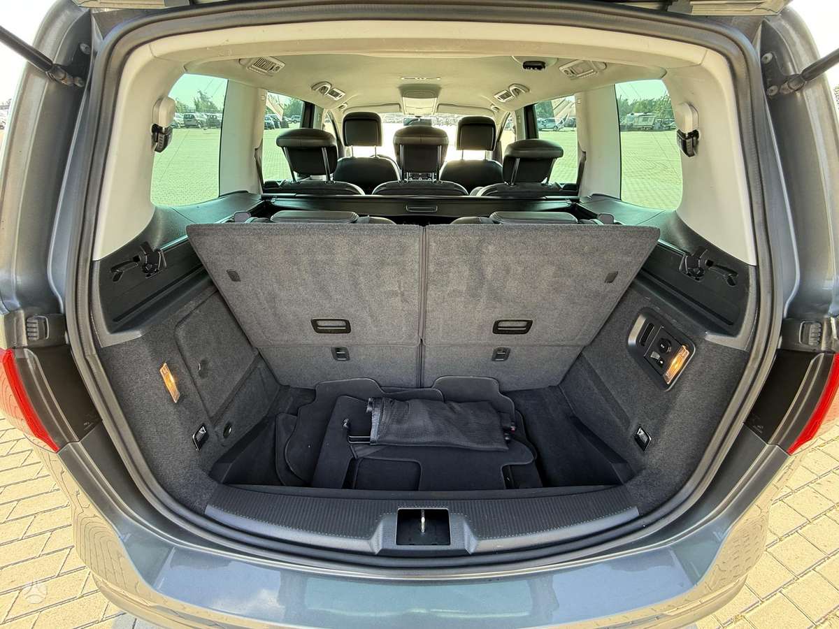 Volkswagen Sharan 2012 — photo 20