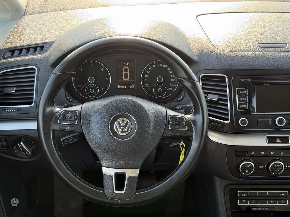 Volkswagen Sharan 2012 — photo 24