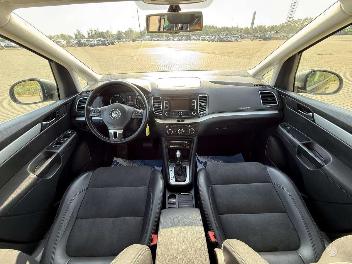 Volkswagen Sharan 2012 — photo 27