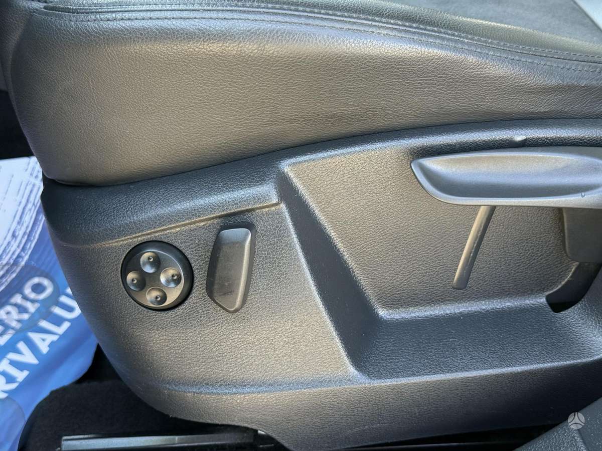 Volkswagen Sharan 2012 — photo 30