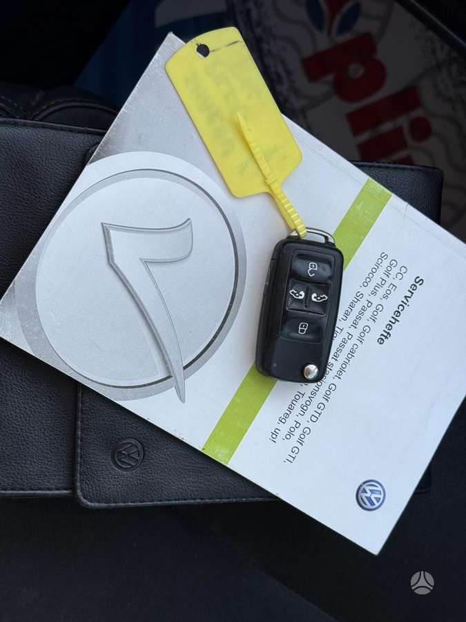 Volkswagen Sharan 2012 — photo 32