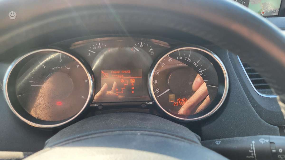 Peugeot 5008 2015 — photo 11