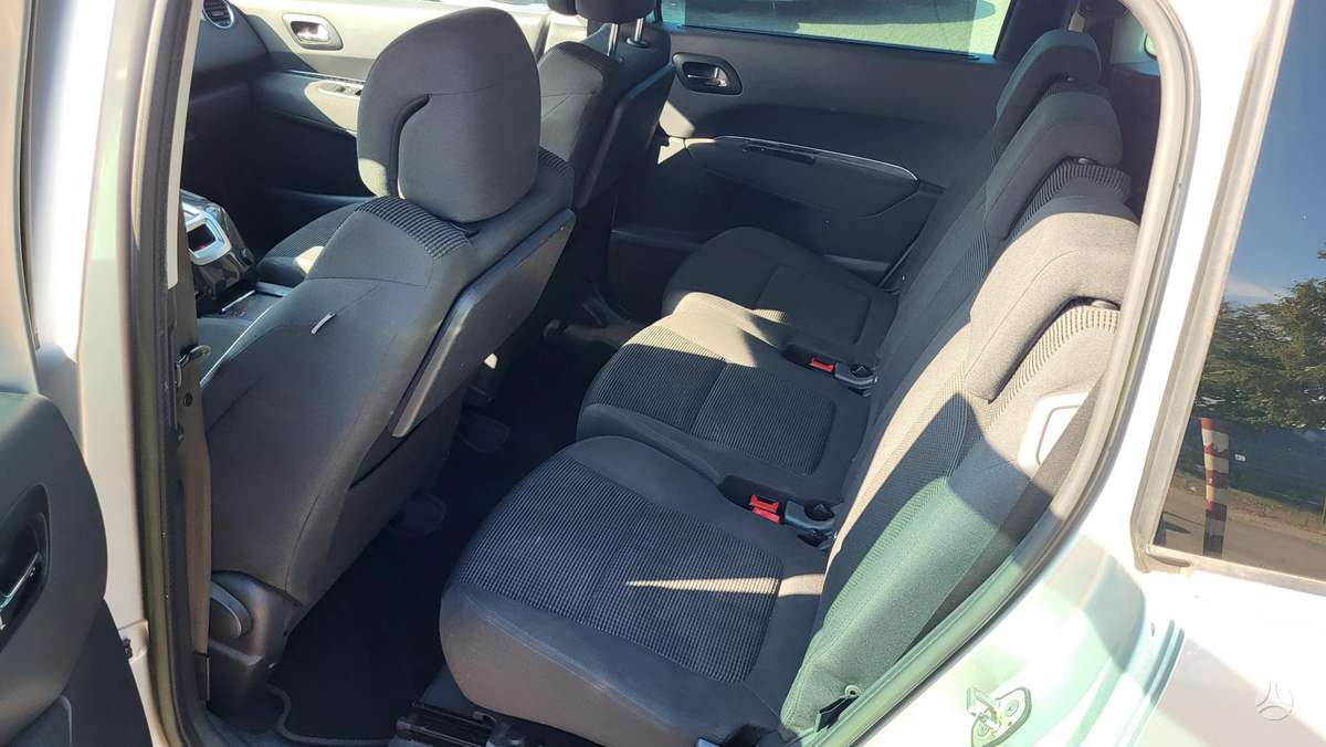 Peugeot 5008 2015 — photo 13