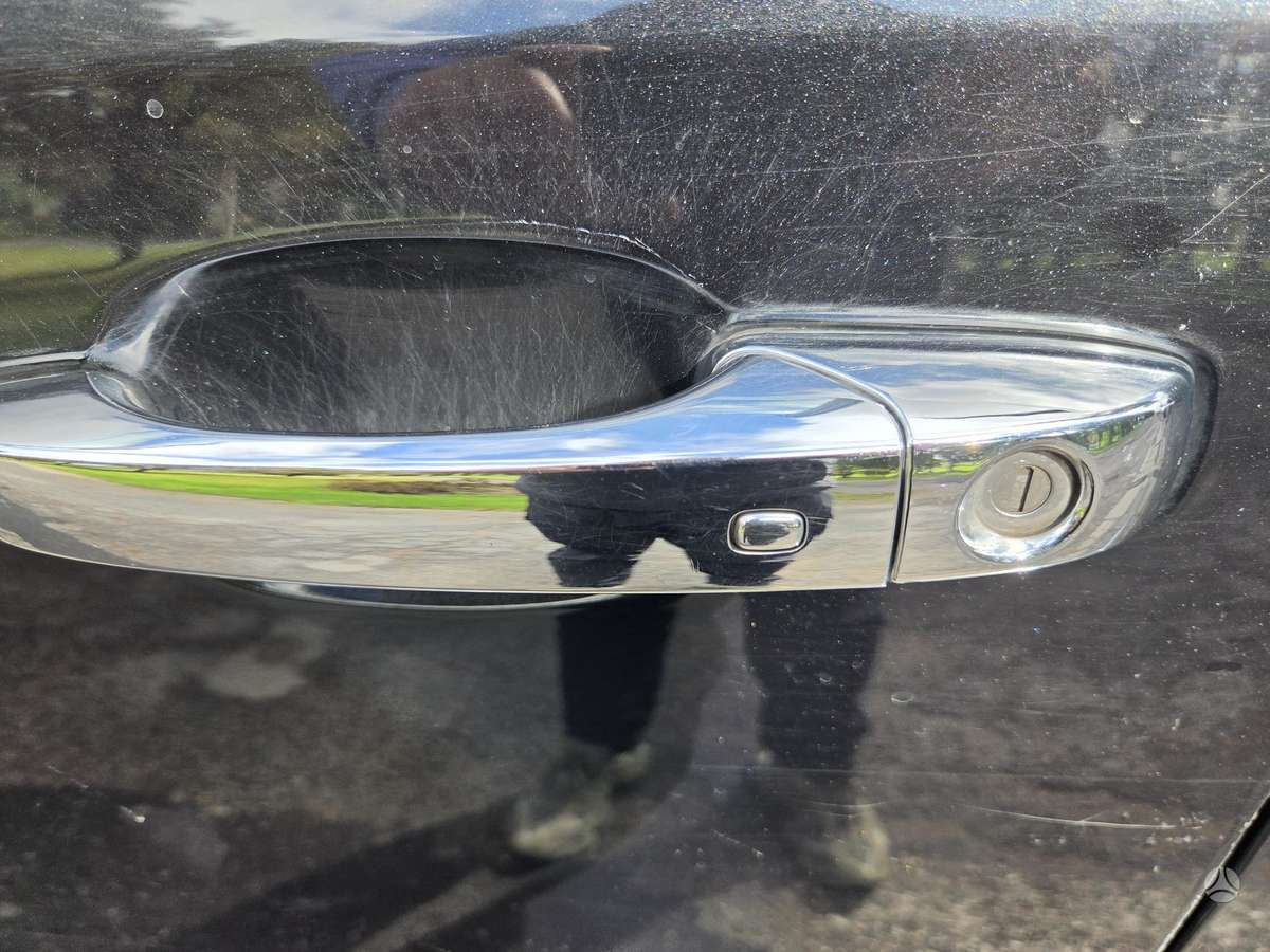 Lancia Voyager 2015 — photo 14