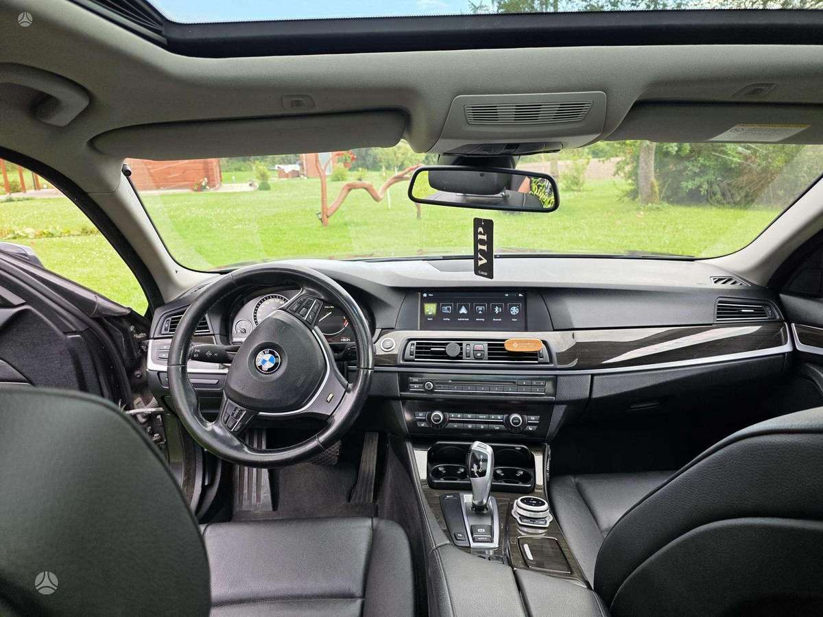 BMW 520 2011 — photo 8