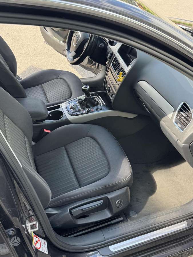 Audi A4 2009 — photo 10