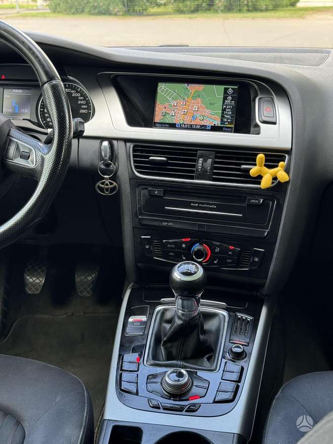 Audi A4 2009 — photo 19