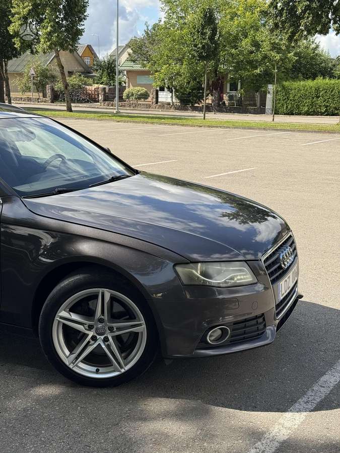 Audi A4 2009 — rear view