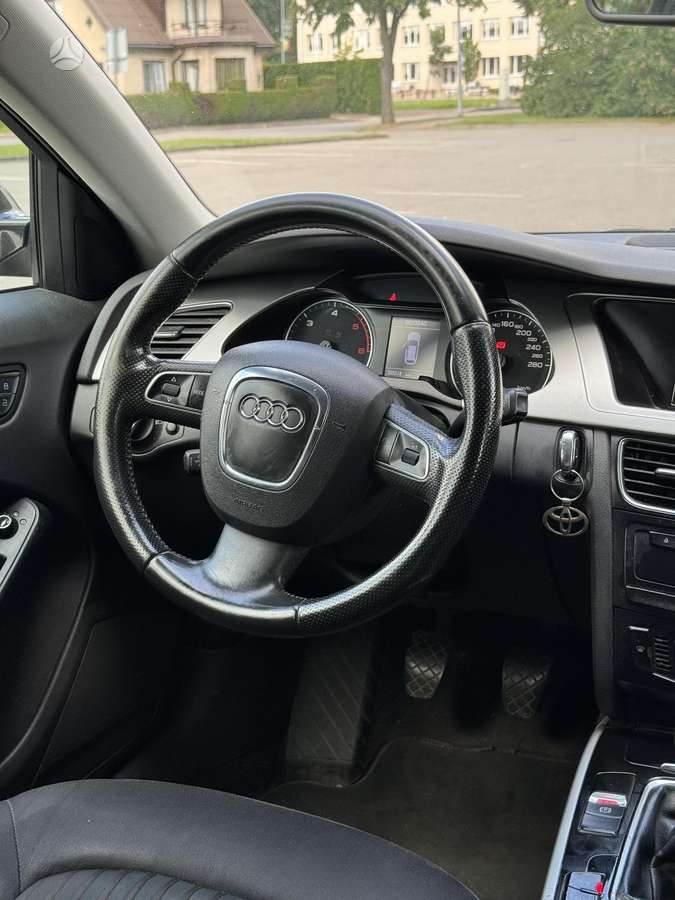 Audi A4 2009 — photo 20