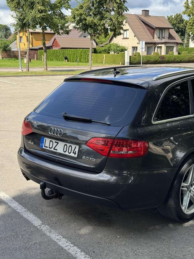 Audi A4 2009 — photo 5
