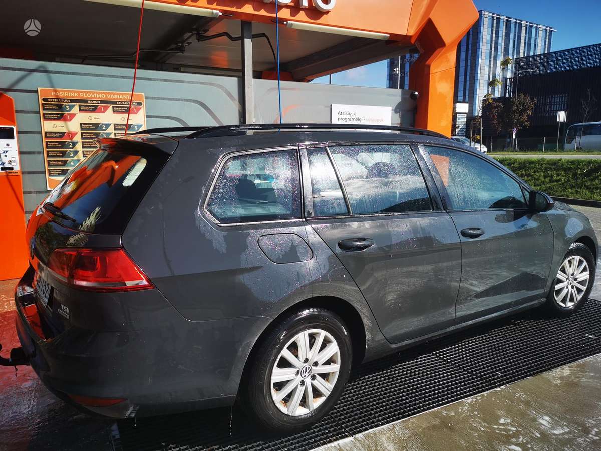 Volkswagen Golf 2013 — rear view