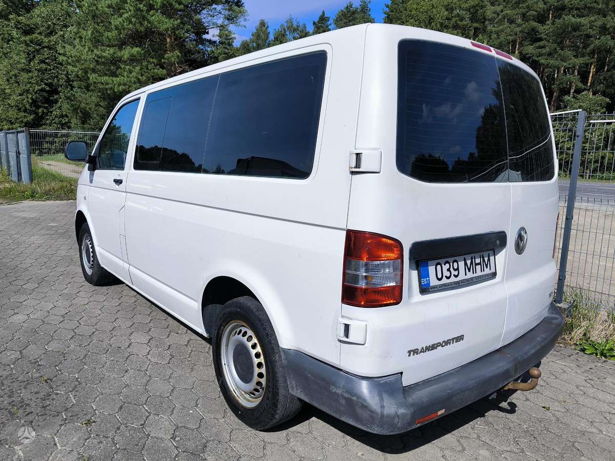 Volkswagen Transporter 2012 — interior