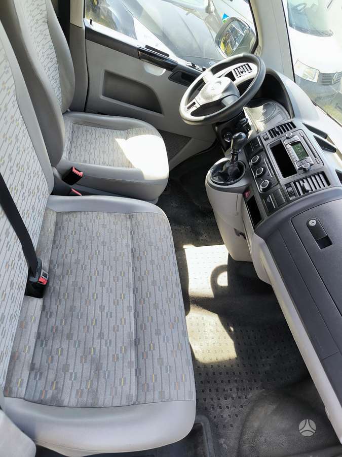 Volkswagen Transporter 2012 — photo 5