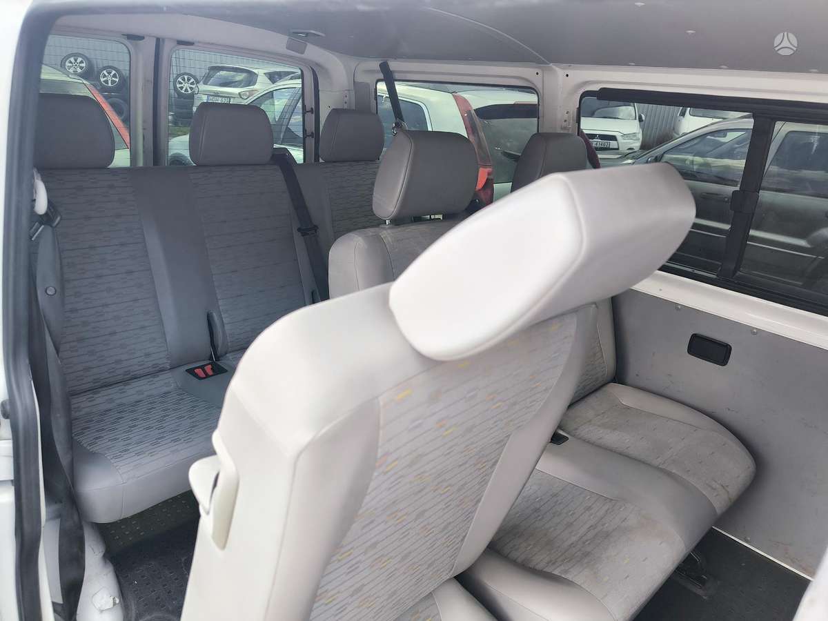 Volkswagen Transporter 2012 — photo 7