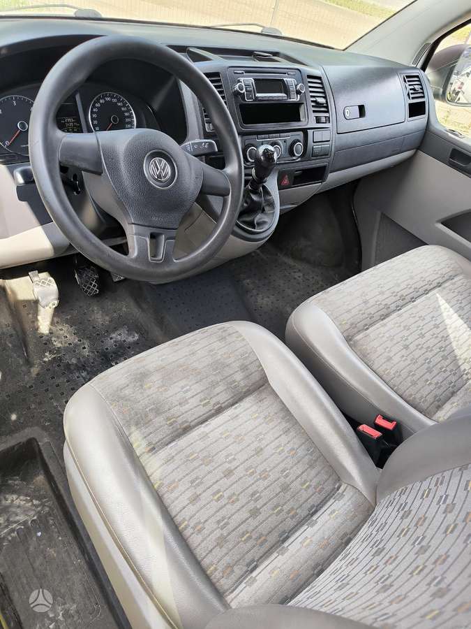 Volkswagen Transporter 2012 — photo 8