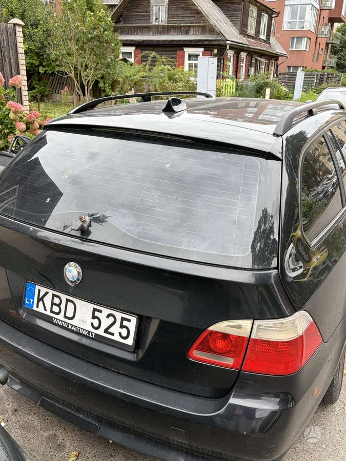 BMW 525 2004 — двигун 2500 cm³, 177 HP (130kW)