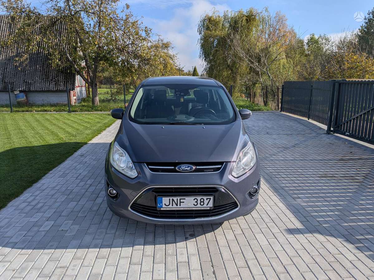 Ford Grand 2013 — вигляд ззаду