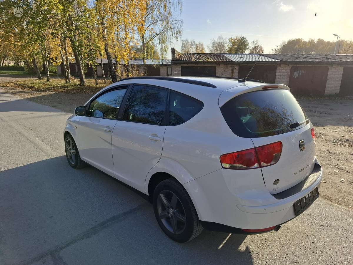 Seat Altea 2015 — двигун 1598 cm³, 105 HP (77kW)