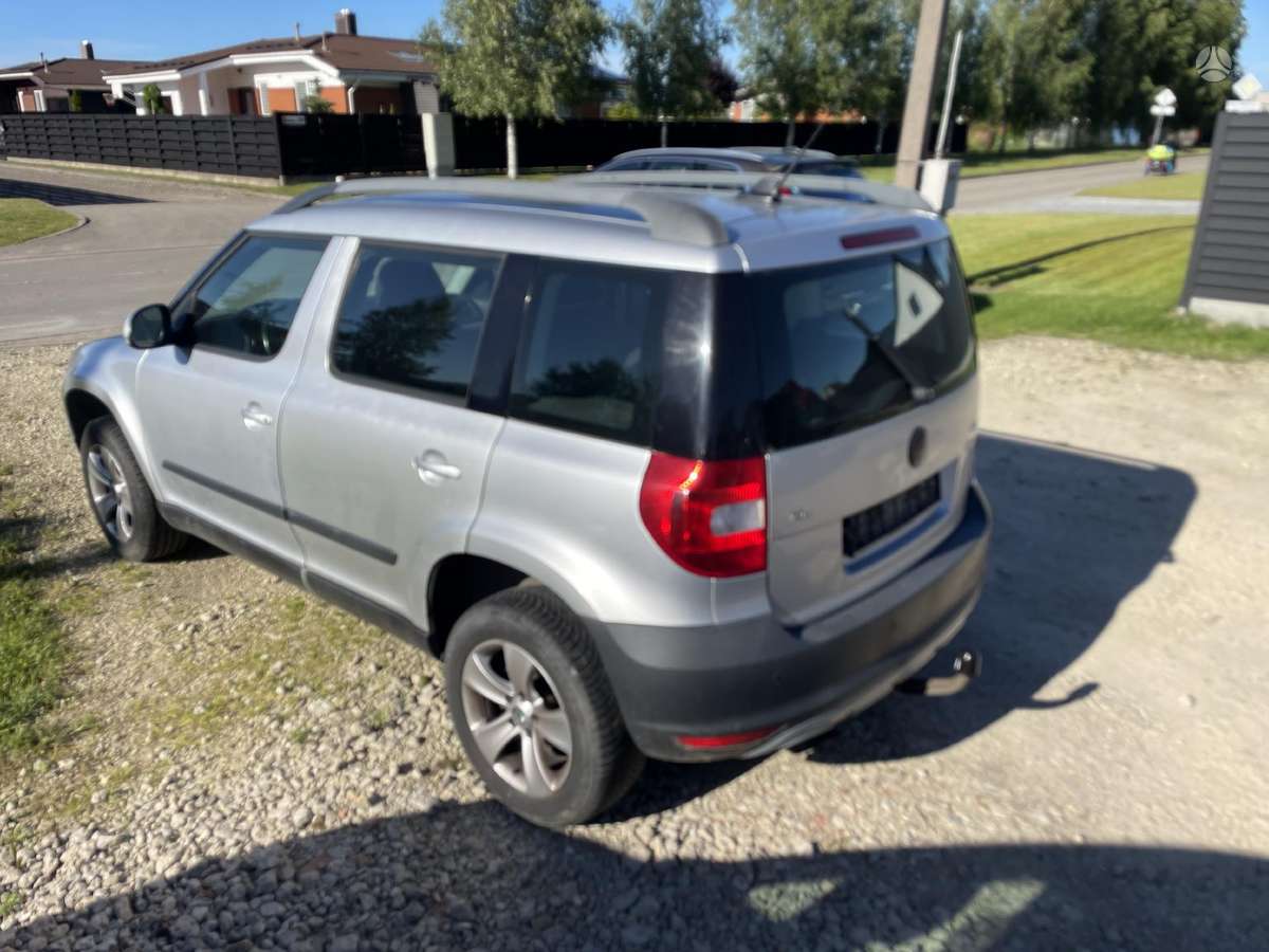 Skoda Yeti 2010 — rear view