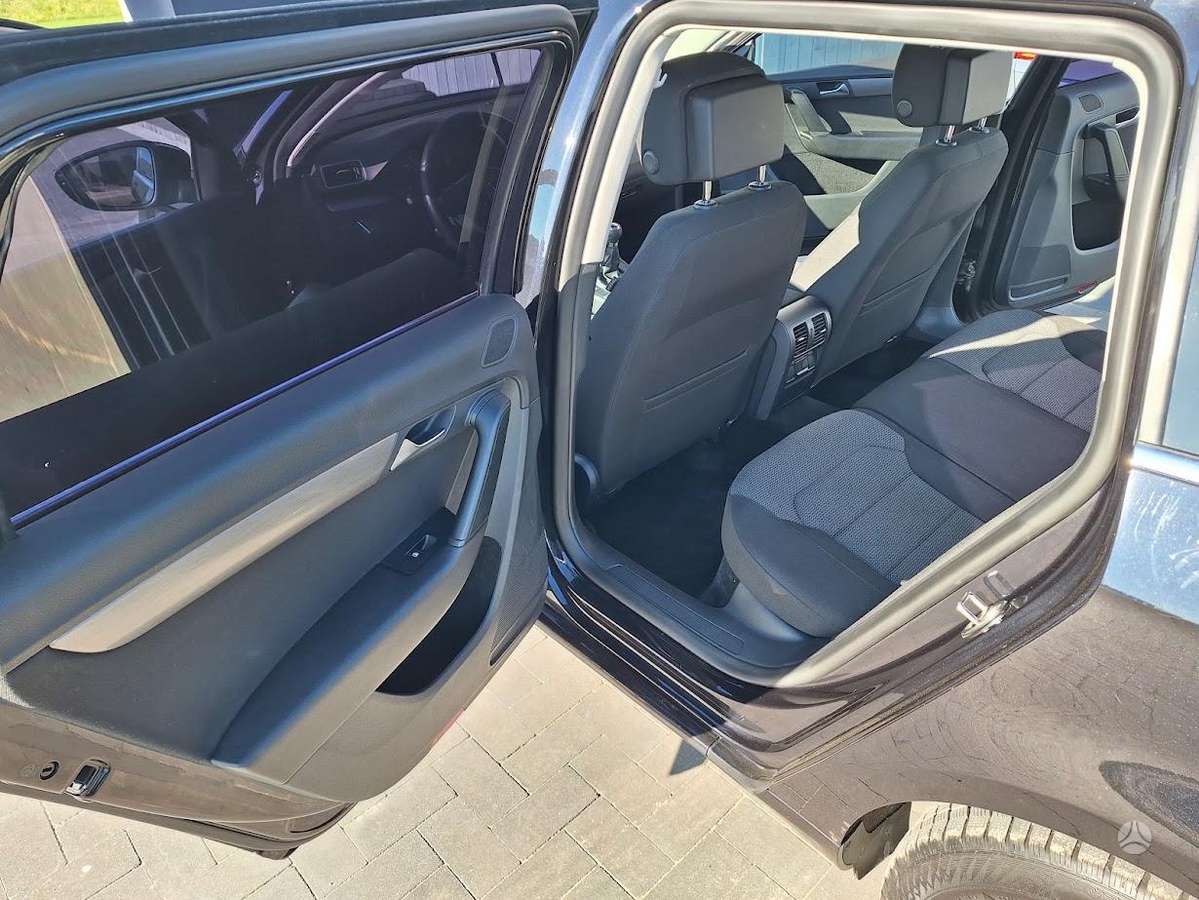 Volkswagen Passat 2011 — engine 1598 cm³, 105 HP (77kW)
