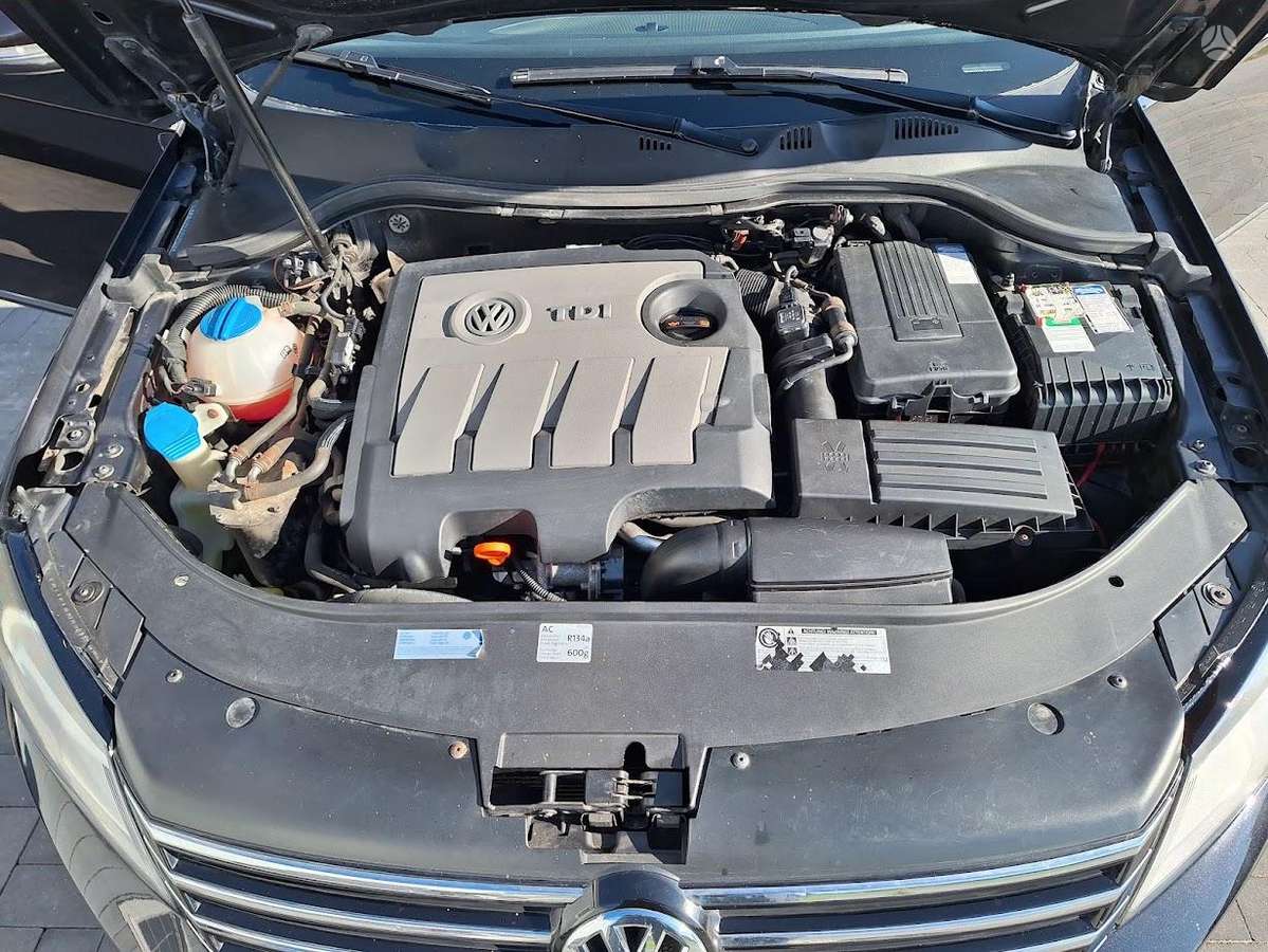 Volkswagen Passat 2011 — photo 9