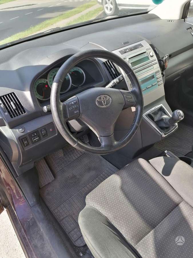 Toyota Corolla 2009 — photo 8