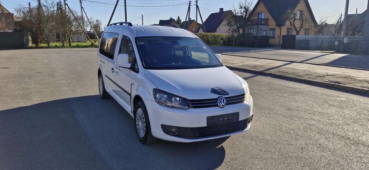 Volkswagen Caddy 2011 — вигляд ззаду