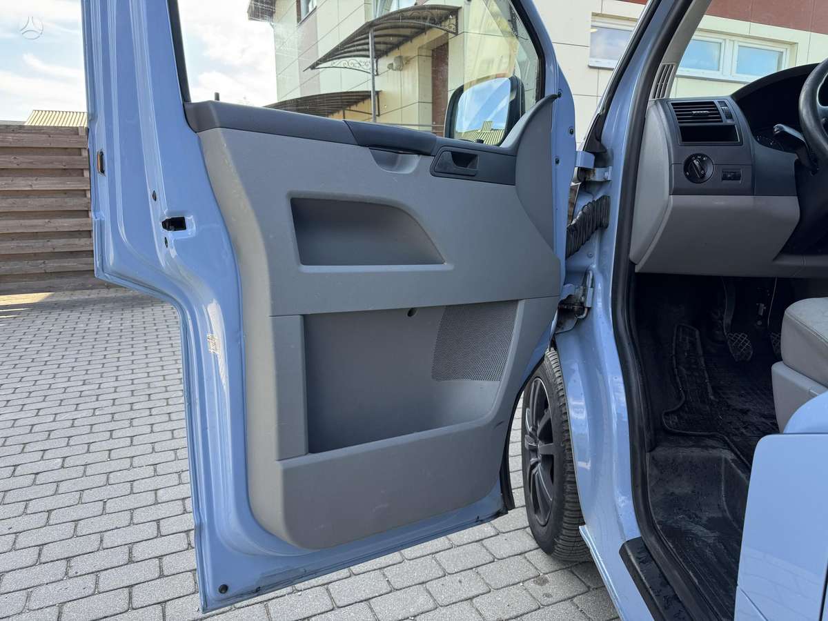Volkswagen Transporter 2008 — photo 15