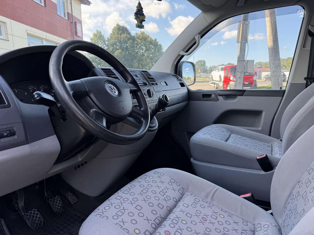 Volkswagen Transporter 2008 — photo 17